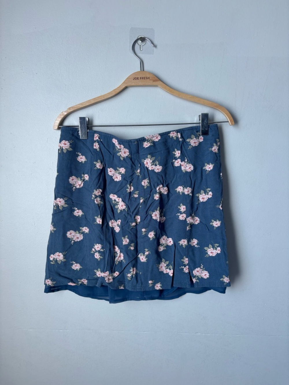 American Eagle Floral Mini Skirt | Blue & Pink Rose | Mesh Lining | Size M